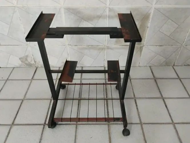 Rack / Suporte de Metal Retrô Anos 90 - Metalform (Ideal para Retro Gaming / TV CRT)