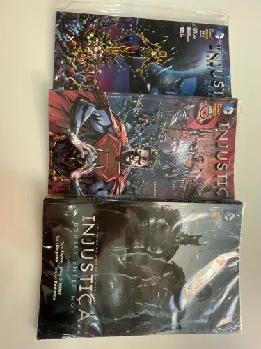 Injustiça Deuses Entre Nós - Volumes 2, 3 e 4 (Capa Mole) - Usados