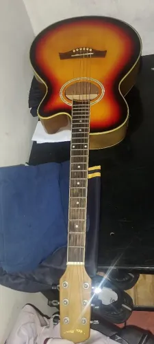 Vendo um violão semi novo ou troco numa tv 40p
