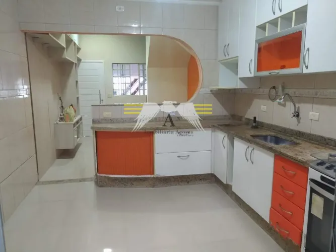 Conforto e Localização Estratégica no Belém  Sobrado com 2 Dormitórios, Terraço e 1 Vaga d