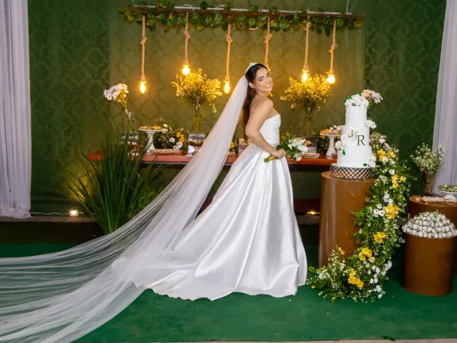 Vestido de noiva 3 em 2 seminovo