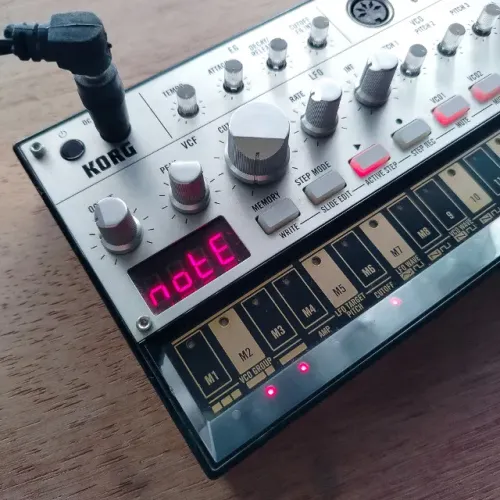 KORG Volca Bass em ótimo estado