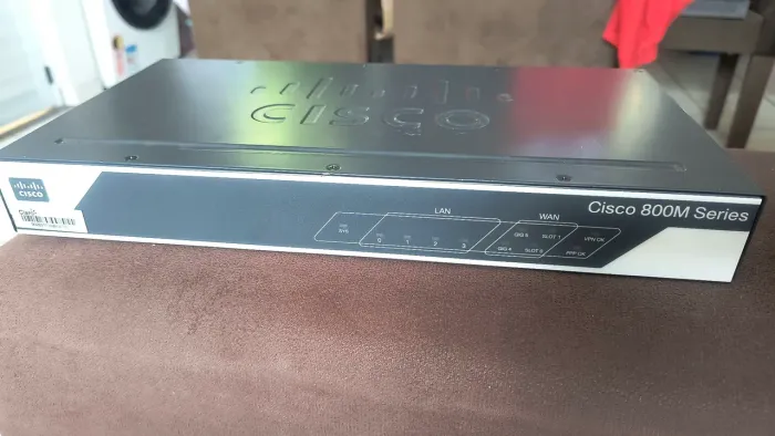 Roteador Cisco 800M Séries