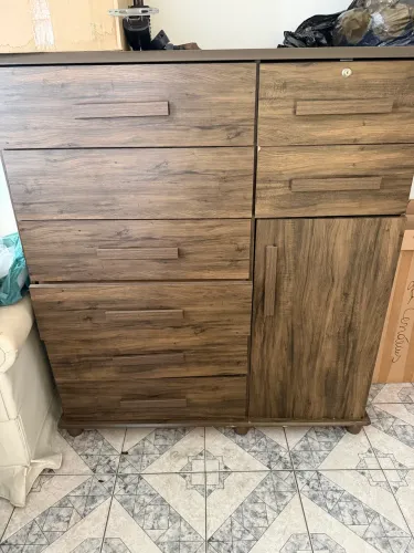Cômoda 1,25x0,45x1,40 madeirado
