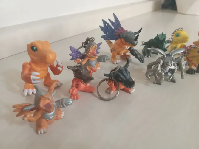 Miniaturas Digimon 12 unidades