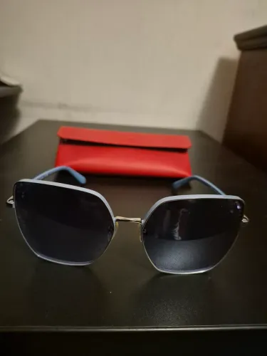 Óculos marca Guess novo cor azul