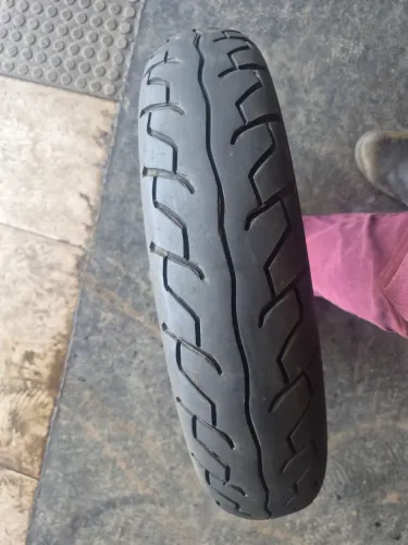 Um pneu 110/70/17 levolrin reaberto (120 em 2× no ct