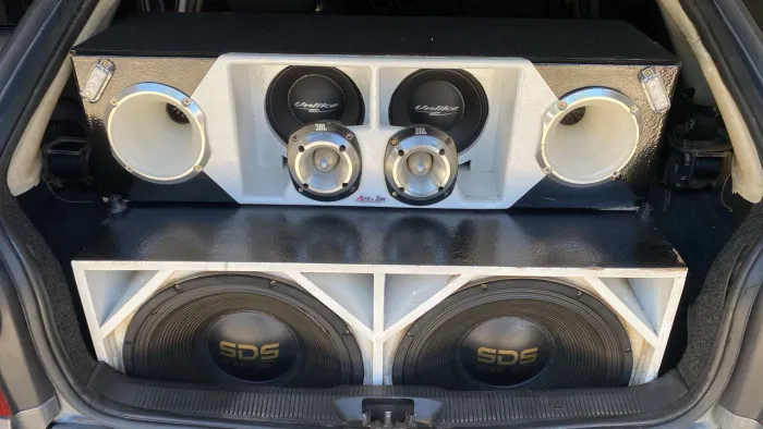Som automotivo
