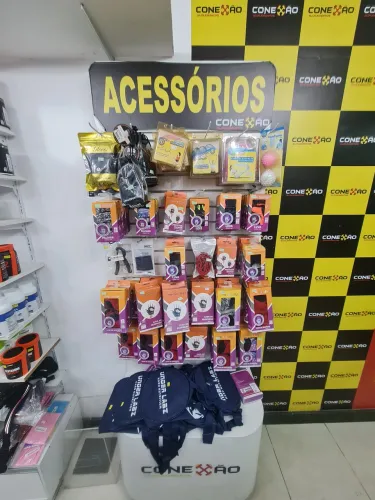 Expositir para loja usado. Otimo para quem não tem. Espaço.
