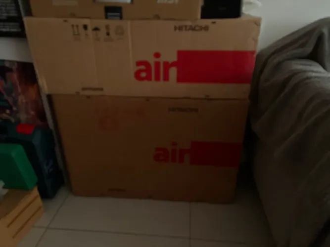 Vendo ar-condicionado Hitachi 12 mil tus com wi fi
