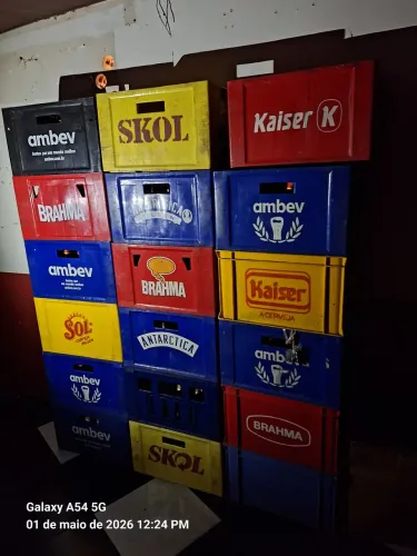 Caixas com vasilhames de 600ml