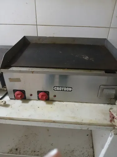 Chapa de hambúrguer elétrica
