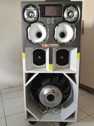 Vende-se caixa de som