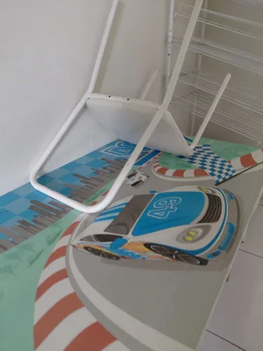 Mesa e cadeira infantil