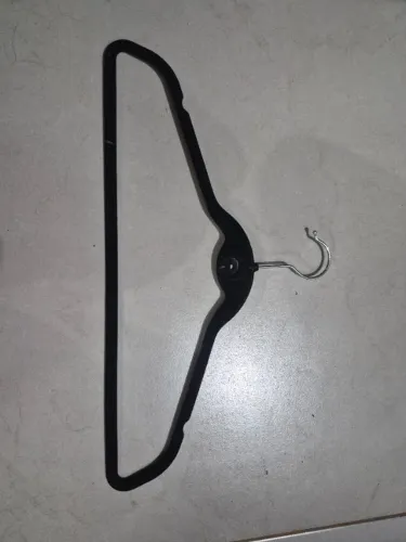 150 Cabides de veludo + Brinde