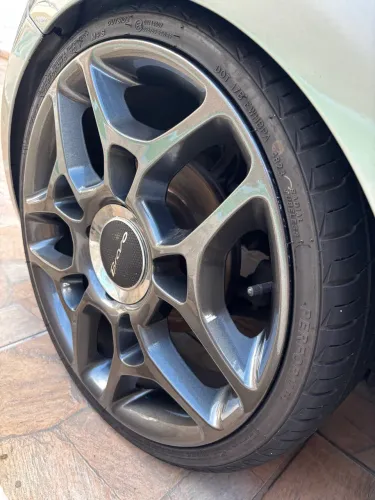 Rodas 18 com pneus(troco em roda Fiat 15 ou 16)