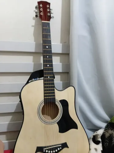Violão seme acústico