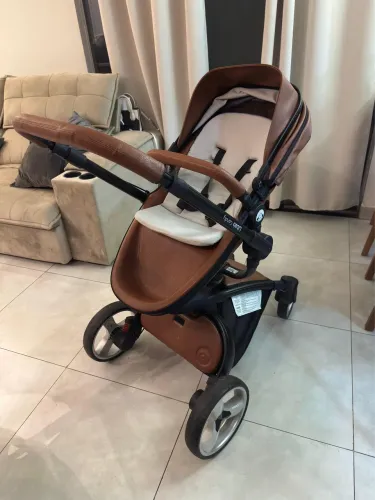 Vendo carrinho de bebê 
