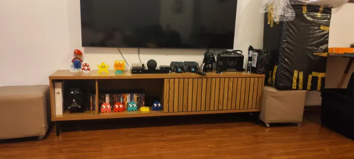 Hack de tv baixo com 2 metros