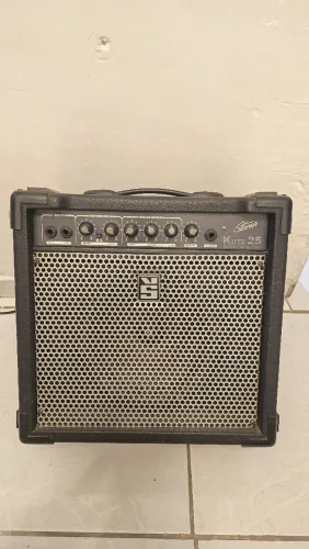 Amplificador Staner Kute 25<br><br>Falante 8 (Usado)