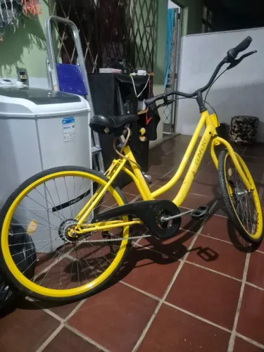 Vendo uma bicicleta modelo city bike
