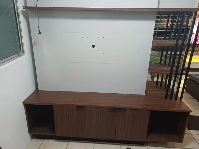 Vende- se um rack sem novo com espelho e LED