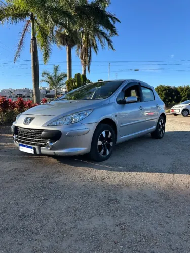 Peugeot 307 Presence 2.0 Flex 16V 5P Aut. 2010