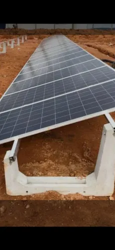 Base para placa fotovoltaica em concreto  