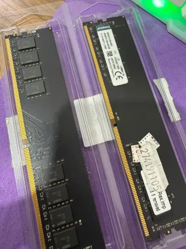 Memória DDR4 8gb cada 2400 mhz Kingston semi nova