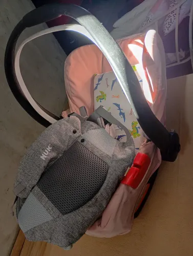Bebê conforto e canguru 