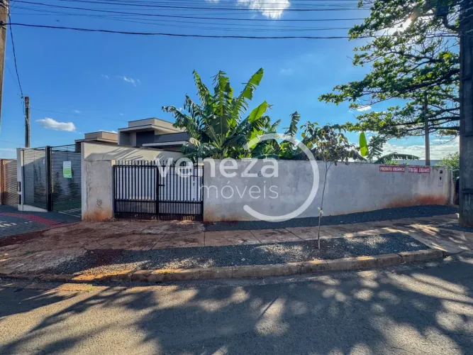Casa à venda com 2 quartos no Jardim Sabará III, Londrina/PR