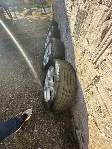 Rodas de Liga Leve e Pneus Aro 16