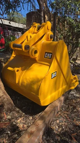 Venda caçamba para escavadeira 320D 2013