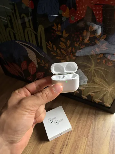 Estojo de Recarga AirPods 4 Original - Sem Fones - Funcionando Perfeitamente.