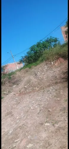 Vende-se terreno