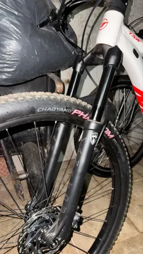 Suspensao manitou markour