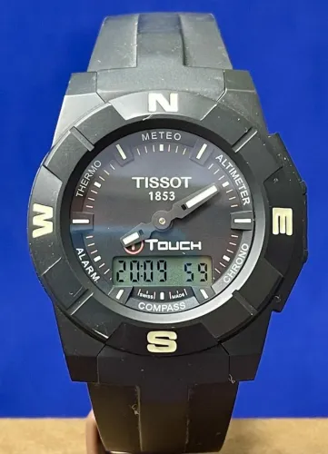 Tissot, modelo T-Touch Trekking. 