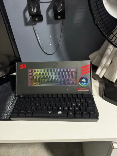 Teclado mecânico redragon fizz