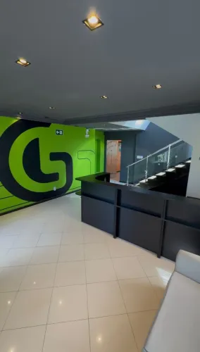 Aluga-se Prédio Comercial de Alto Padrão com Mais de 10 Salas - Farolandia