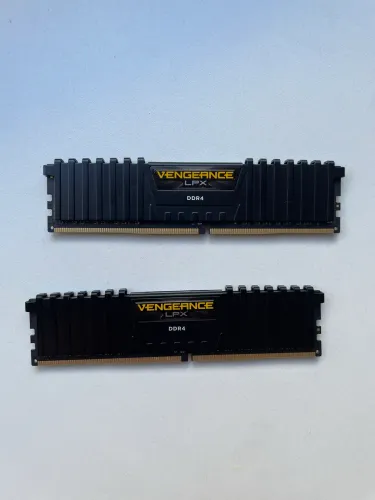 Memória RAM Corsair Vengeance LPX 3000 MHz DDR4