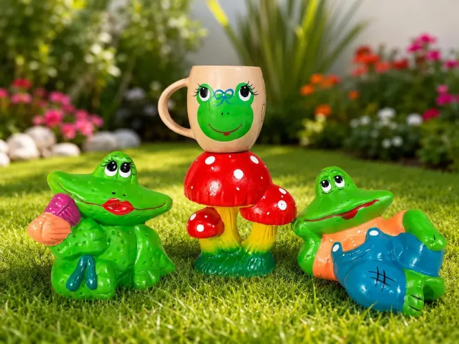 KIT SAPINHOS PARA JARDIM + COGUMELO+ CANECA DE BRINDE
