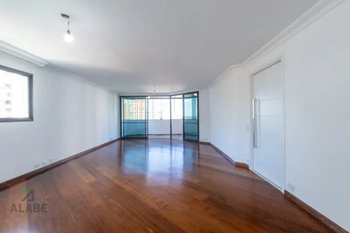 Apartamento para venda em Campo Belo com 4 quartos, sendo 3 suítes, 174m²