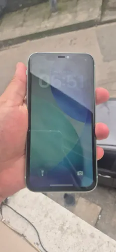 iPhone 11 - 64 GB