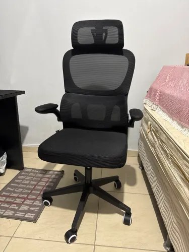 Cadeira de escritório ergonómica 