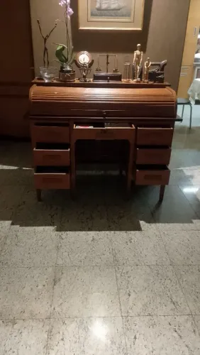 Escrivaninha antiga