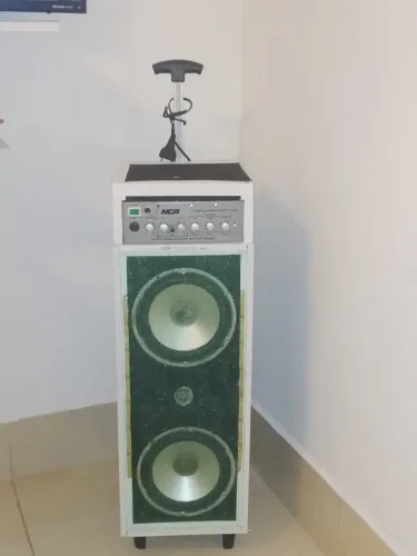 Caixa de som amplificadora via Bluetooth 