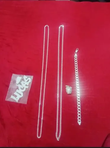 2 cordinha 1 pulseira e 2 pingente