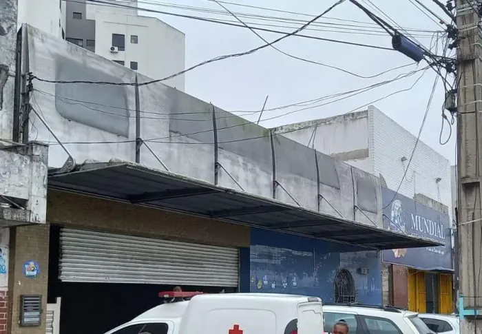 Fachada de loja grande