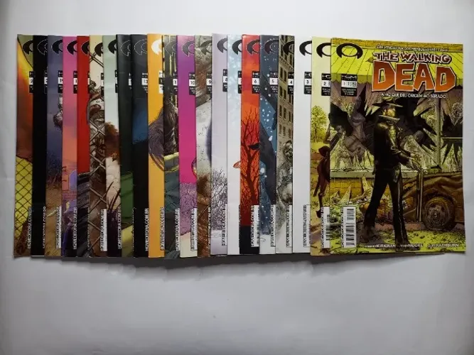 Lote The Walking Dead 1 a 44 Completa Editora HQ Maniacs 2012