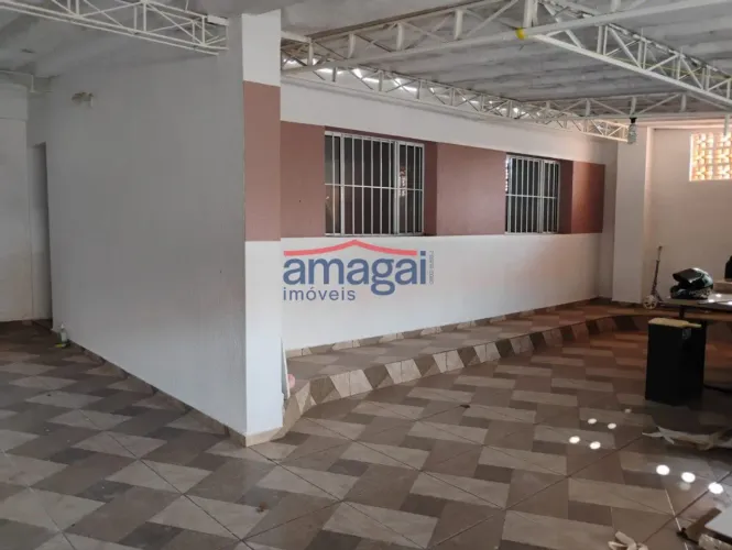 Casa com 4 quartos para alugar no Jardim do Vale em Jacareí
